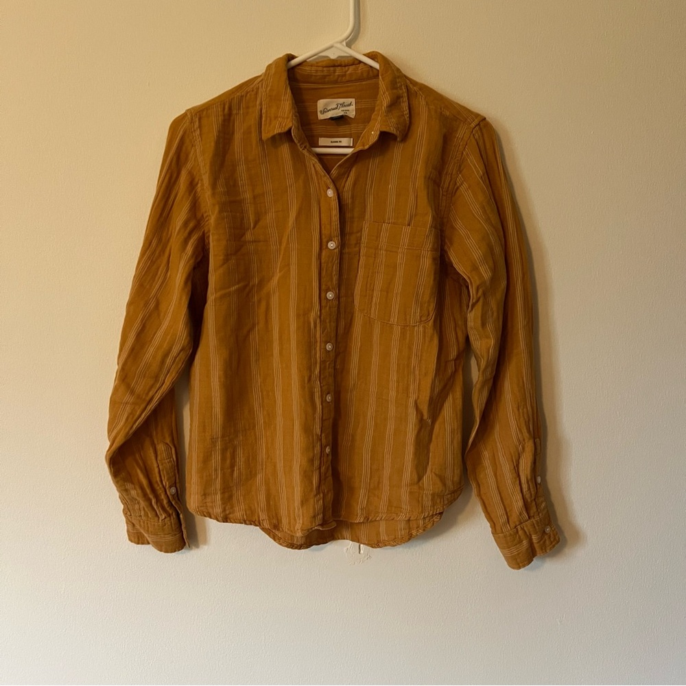 Universal Thread Relaxed Fit Lightweight Yellow Buttondown